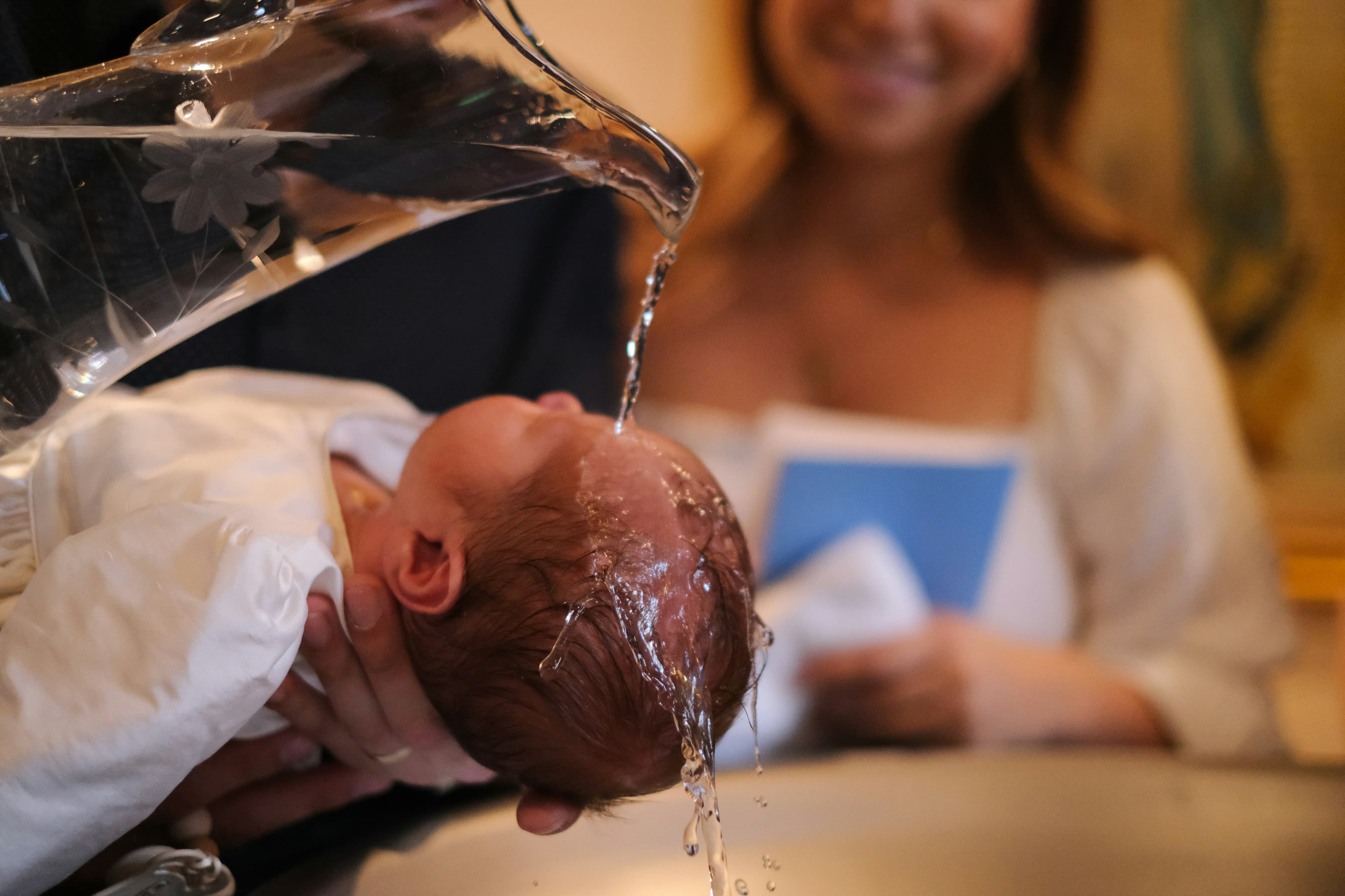 Bébé lors d'une cérémonie de baptême